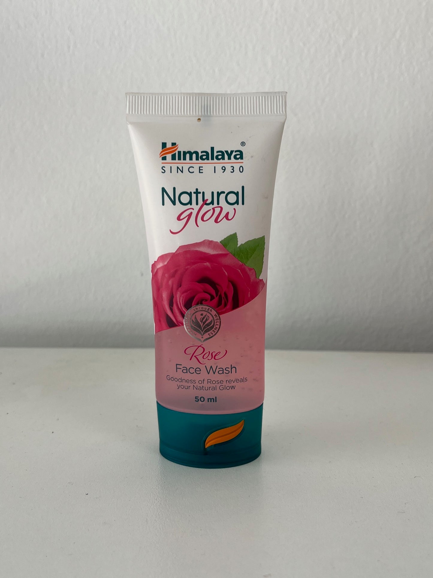 Himalaya Natural glow