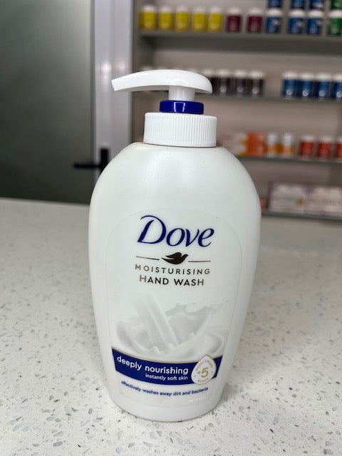 Dove moisturising hand wash (nourishing silk)
