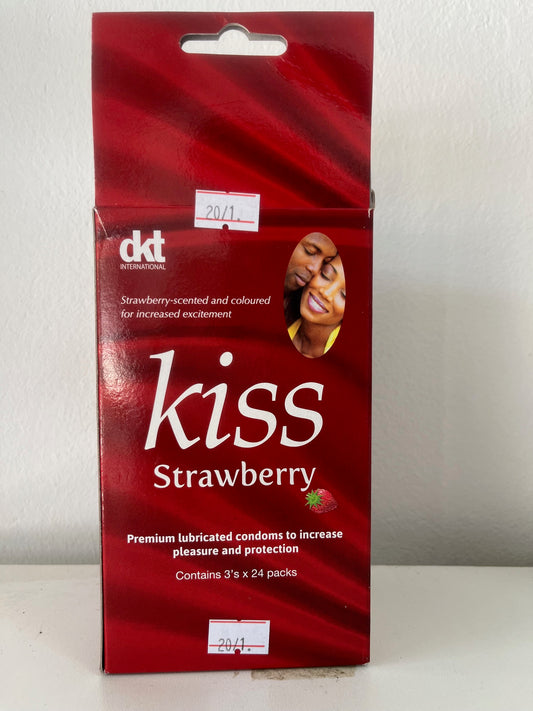 Kiss Strawberry condoms 3's